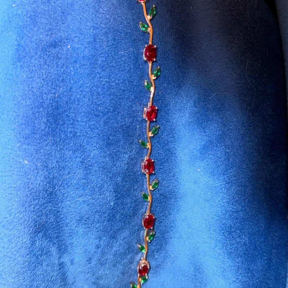 Elegant Red and Green Floral Bracelet